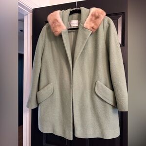 Elegant Vintage Green Coat with Fur Collar